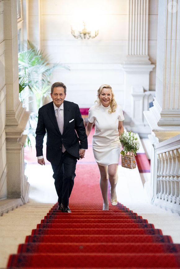 Georges Fenech et Amélie Leperre-Dimeglio - Mariage civil de Georges Fenech et Amélie Leperre-Dimeglio à la mairie du 16ème arrondissement de Paris le 31 janvier 2026.

© Pierre Perusseau / Bestimage