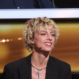 Sara Mortensen à l'enregistrement de l'émission "100% Logique", présentée par Cyril Féraud et diffusée le 12 avril 2025 sur France 2. Le 17 décembre 2024. © Cyril Moreau / Bestimage