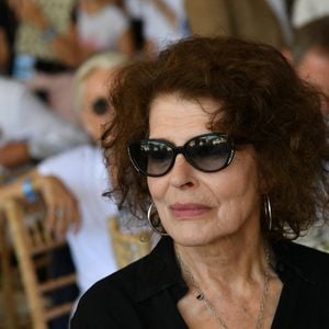 Fanny Ardant dans l’espace VIP “le Pavillon Eiffel,” lors de la 12ème édition Longines Paris Eiffel Jumping au pied de la Tour Eiffel sur le Champ-de-Mars à Paris, France le 21 juin 2026

© Perusseau / Veeren / Bestimage