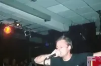 Les images de Nicolas Duvauchelle chantant du hardcore metal dans "C à vous", DailyMotion