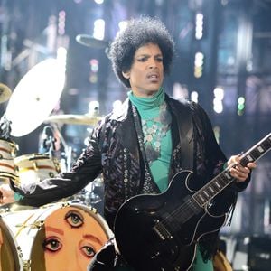 Son corps était retrouvé sans vie dans l'ascenseur de sa maison du Minnesota
Prince sur scène lors des Billboard Music Awards qui se sont déroulés au MGM Grand Garden Arena à Las Vegas, NV, USA, le 19 mai 2013. Photo par Stewart Cook/Startraks/ABACAPRESS.COM
