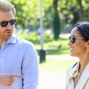 Et pour cause, l'époux de Meghan Markle - désormais installé aux Etats-Unis depuis le Megxit - était dans le viseur du lobby conservateur The Heritage Foundation quant à sa demande de visa. 

Le prince Harry, duc de Sussex et Meghan Markle, duchesse de Sussex, aux Invictus Games 2023 à Dusseldorf, le 15 septembre 2023. (Backgrid USA / Bestimage).