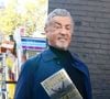 L’acteur américain, célèbre pour ses rôles dans Rocky et Rambo, revendique une philosophie qui consiste à préserver son âme d’enfant.

Sylvester Stallone pose tout sourire avec ses mémoires, The Steps, sur le tournage de la saison 5 de la série Tulsa King à New York.