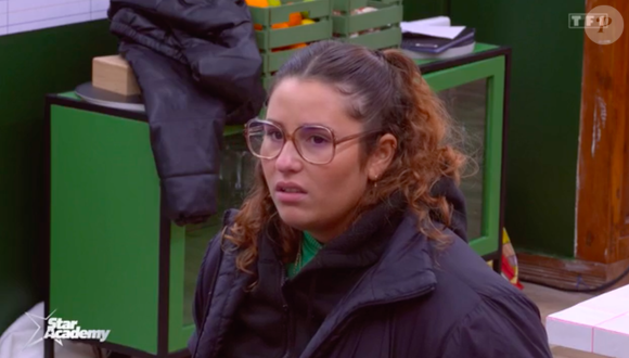 "Sur le principe on n'a pas le droit de donner un chiffre exact, mais on est payés littéralement au Smic", avait précisé Clara. Soit 9,40 euros net de l'heure, et 1.426,30 euros pour un mois à plein temps, selon les derniers chiffres indiqués par le Service public sur son site Internet.

Clara, dans la "Star Academy", en 2023. TF1