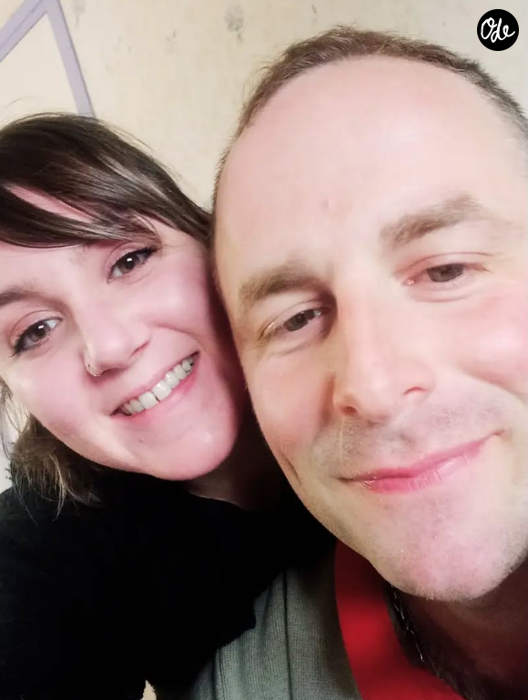 Depuis plusieurs mois, les internautes s'interrogeaient cependant sur leur couple, notamment après la disparition des photos d'Alexandre du compte Instagram d'Annaïg.


Annaïg et Alexandre sur Instagram.

© Instagram / annnaiig