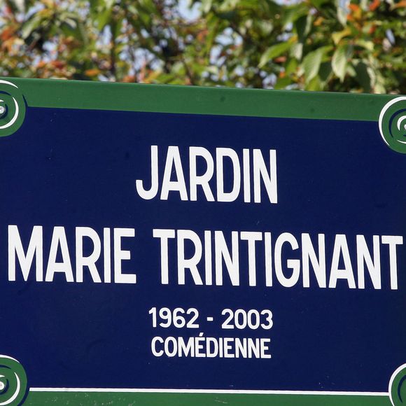 Le panneau du Jardin de Marie Trintignant, (actrice française décédée en 2003) au Quai des Célestins à Paris, France le 13 mai 2007 Photo Denis Guignebourg/ABACAPRESS.COM
