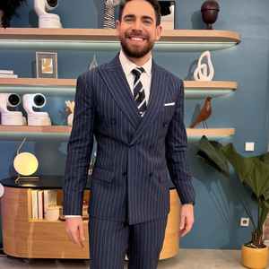 Déjà présent la semaine dans la matinale "Bonjour !", il sera à partir du 1er mai à l'antenne les week-end.

Ange Noiret, présentateur météo sur TF1