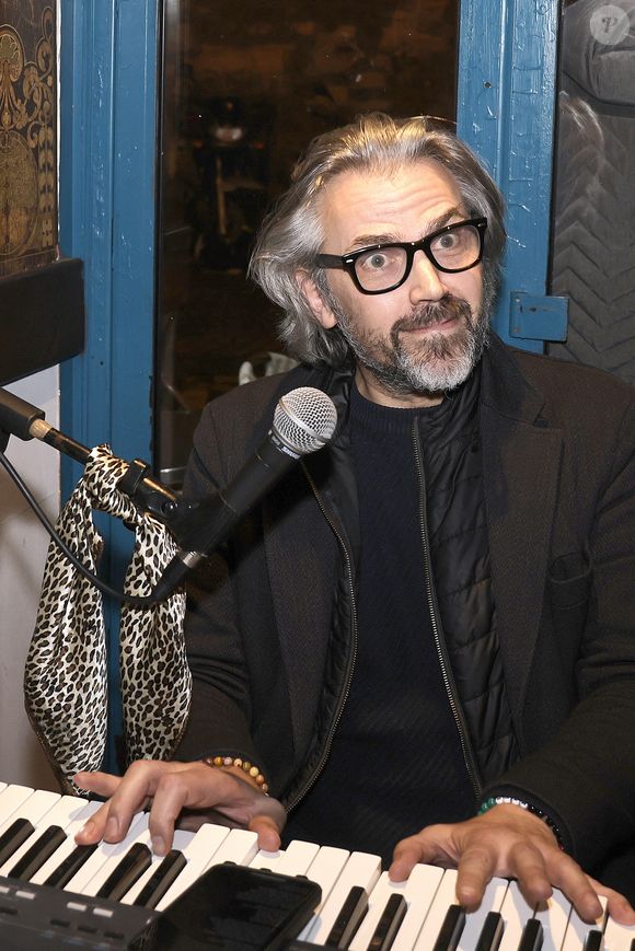 Aymeric Caron fête son anniversaire (53 ans) dans un restaurant à Montmartre, Paris le 5 décembre 2024.

© Cédric Perrin / Bestimage