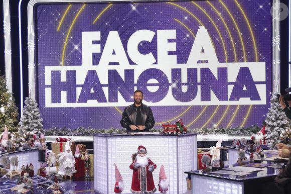 Exclusif - Cyril Hanouna sur le plateau de l’enregistrement de l’émission « Face à Hanouna » (dernière) présentée par C.Hanouna et diffusée sur C8 le 1er décembre 2024, à Paris, France, le 28 novembre 2024. © Jack Tribeca / Bestimage