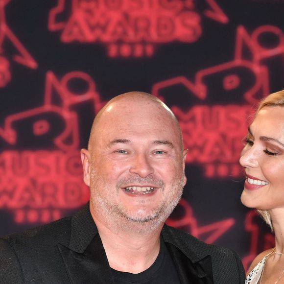 Sébastien Cauet et sa compagne Nathalie Dartois lors de la 23ème édition des NRJ Music Awards 2021 au Palais des Festivals de Cannes, le 20 novembre 2021.
© Rachid Bellak/Bestimage