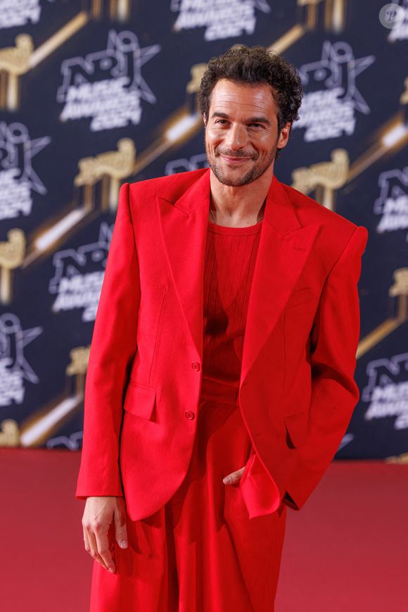 Amir Haddad assiste aux 26e NRJ Music Awards au Palais des Festivals le 1er novembre 2024 à Cannes, France. Photo par Anne Barson/ABACAPRESS.COM