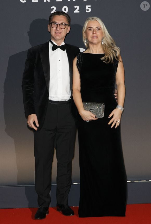 Maxime Saada et sa femme Sylvie au photocall du dîner de la 50ème édition de la cérémonie des César au Fouquet's à Paris, France, le 28 février 2025. © Coadic Guirec/Bestimage
