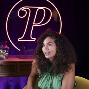 Vaimalama Chaves pose pour En Privé avec, à l'occasion de la promotion de son livre O Vai (éd. First)