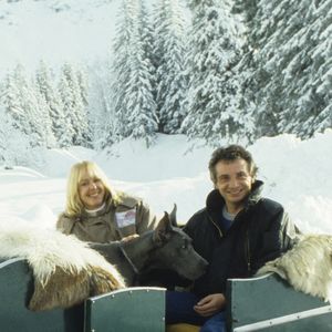 Michel Sardou, légende de la chanson française, possède un vaste patrimoine immobilier.

En France, à Megève, Michel Sardou avec sa femme Babette.
Michel Ristroph via Bestimage