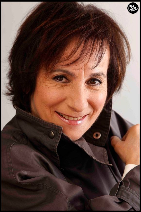 Archives : La chanteuse, compositrice et pianiste Marie Paule Belle  CEDRIC PERRIN / BESTIMAGE