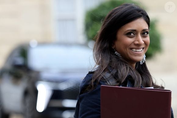 La porte-parole du gouvernement Prisca Thévenot, ministre du renouvellement démocratique à la sortie du conseil des ministres, au palais présidentiel de l'Elysée à Paris, France, le 31 mai 2024. © Stéphane Lemouton/Bestimage