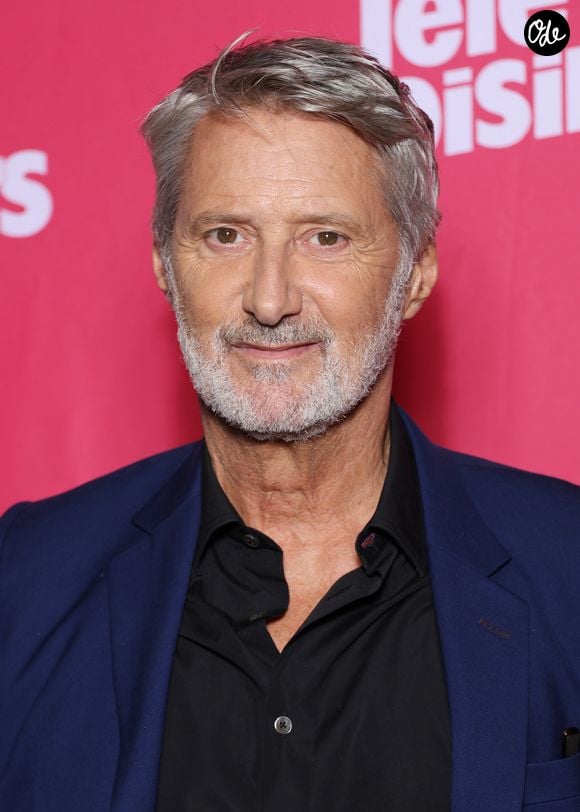 Antoine De Caunes - Photocall des "Télé Loisirs Awards" au Casino de Paris le 29 Septembre 2026. © Denis Guignebourg/Bestimage