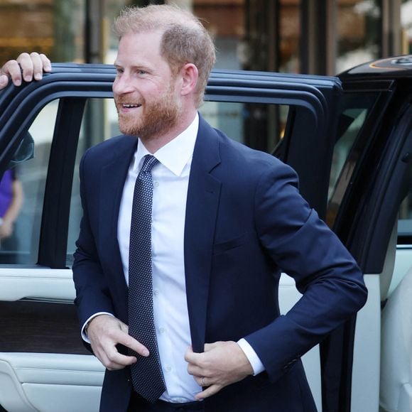 Le prince Harry arrivant à l'hôtel du Royal Lancaster à Londres. © GOFF  / BESTIMAGE