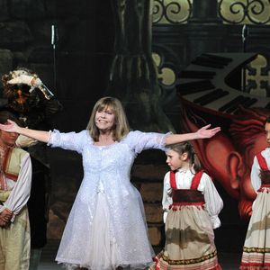 La chanteuse de 83 ans est actuellement en tournée dans toute la France

Chantal Goya présente son nouveau spectacle Le Chateau Hante au Palais Des Congres a Paris. Photo by APS-Medias/ABACAPRESS.COM