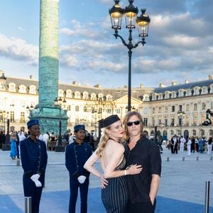 Chacun a refait sa vie depuis, Diane Kruger est désormais installée entre Paris et New York avec Norman Reedus, la star de "The Walking Dead"

Diane Kruger, Norman Reedus au Défilé « Vogue World » Place Vendôme dans le cadre de la Fashion Week de Paris, France, le 23 juin 2024. © Olivier Borde/Bestimage