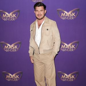Le chanteur travaillait sur ce projet depuis plusieurs mois avant de l’annoncer sur Instagram.
Vincent Niclo lors du photocall officiel, organisé par TF1 et Musée Grévin, de la soirée "Watch Party" de lancement de la nouvelle saison de Mask Singer au Musée Grévin à Paris. © Guirec Coadic / Bestimage