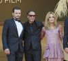 Vanessa Paradis en a d'ailleurs profité pour faire une révélation concernant son couple avec Samuel Benchetrit

Jules Benchetrit, Samuel Benchetrit, Vanessa Paradis - Montée des marches du film « De son vivant » lors du 74ème Festival International du Film de Cannes. Le 10 juillet 2021
© Borde-Jacovides-Moreau / Bestimage