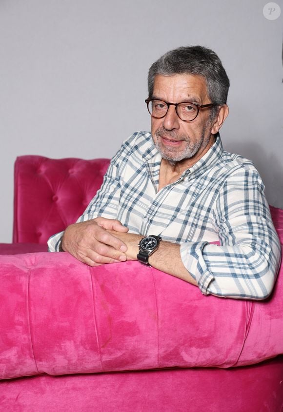 Comme il l'a confié à Puremédias. 

Exclusif - Michel Cymes - 15ème édition de l'événement caritatif "Glisse en coeur" au Grand Bornand, au profit de l'association "Alpysia" (Alliance Paralysie cérébrale des Alpes). Le 22 mars 2024
© Denis Guignebourg / Bestimage