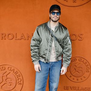 De quoi fortement impacter les habitants de cette rue qui ne sont plus libres de leurs faits et gestes.

François Civil au village lors des Internationaux de France de Tennis de Roland Garros 2025, à Paris, France, le 8 juin 2025. © Cyril Moreau/Bestimage