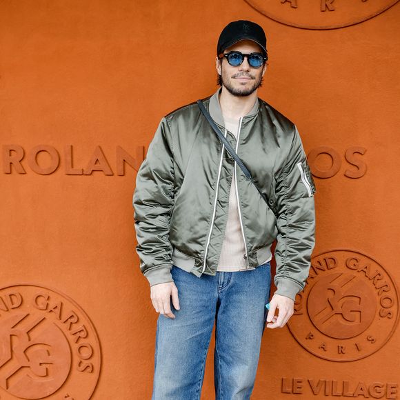De quoi fortement impacter les habitants de cette rue qui ne sont plus libres de leurs faits et gestes.

François Civil au village lors des Internationaux de France de Tennis de Roland Garros 2025, à Paris, France, le 8 juin 2025. © Cyril Moreau/Bestimage