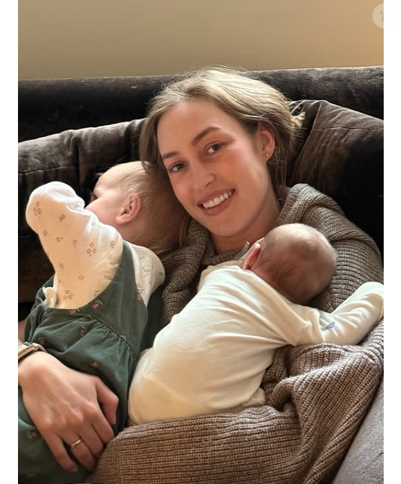 Un petit garçon prénommé Albie, né en mars 

Tatiana Mountbatten et ses 2 enfants Elodie et Albie