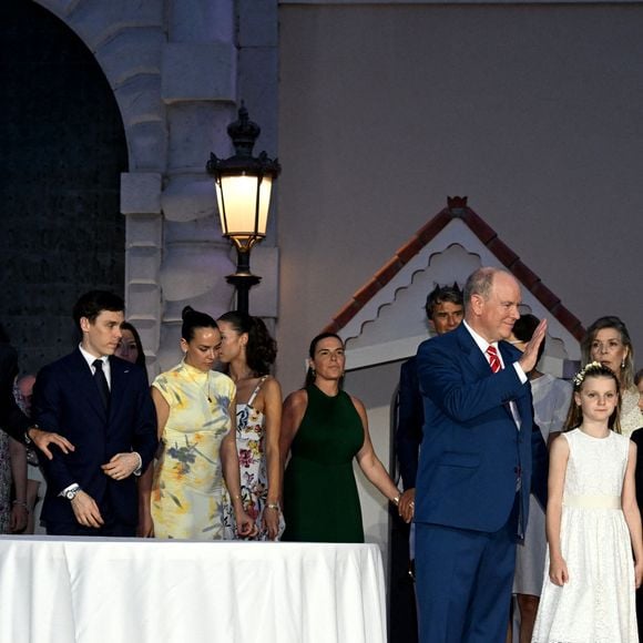 No Tabloïds - Tatiana SantO Domingo, Andrea Casiraghi, Louis Ducruet, Pauline Ducruet, le prince Albert II de Monaco, la princesse Charlene, leurs enfants, le prince héréditaire Jacques et la princesse Gabriella et la princesse Caroline de Hanovre - Célébration des 20 ans de règne du prince souverain Albert II de Monaco sur la place du Palais à Monaco, le 19 juillet 2025. © Bruno Bebert/Bestimage