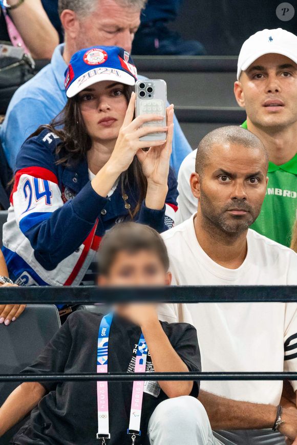 Kendall Jenner et Tony Parker - Les célébrités assistent aux épreuves de Gymnastique artistique féminine, finale du concours général lors des Jeux Olympiques de Paris 2024 (JO) au Palais omnisports Bercy Arena, à Paris, France, le 1er août 20241. © Jacovides-Perusseau/Bestimage