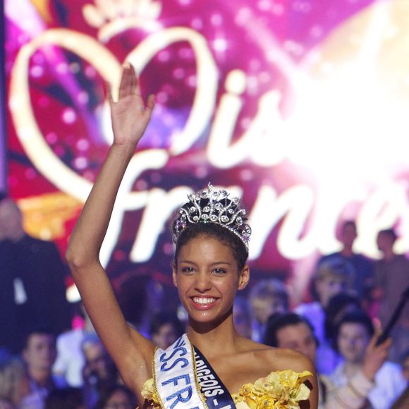 Chloé Mortaud a été élue Miss France en 2009 

L'élection de Miss France 2009 a eu lieu le 6 décembre 2008 au théâtre du Puy du Fou en Vendée. Photo Patrick Bernard/ABACAPRESS.COM