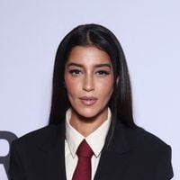 Leïla Bekhti ne jure que par lui : voici son salon de coiffure situé à Paris,un endroit tout à fait accessible