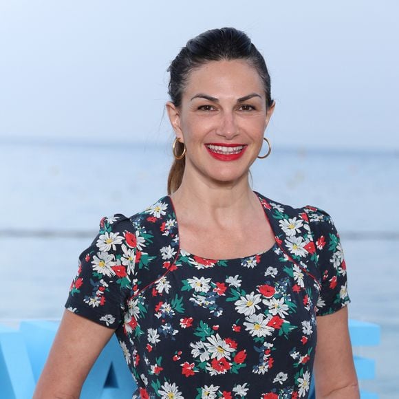 Sa demeure se trouve dans un village calme, à quelques pas de la mer.

Helena Noguerra - Photocall de la soirée au "Neptune" lors du 64ème Festival de Télevision de Monte Carlo le 14 juin 2025.
© Denis Guignebourg / Bestimage