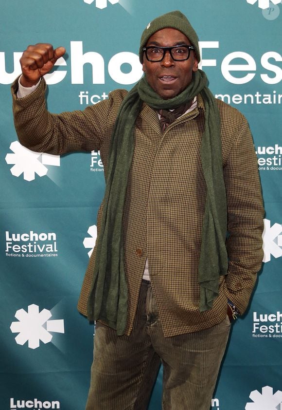 Heureusement, il a pu compter sur le soutien de sa mère

Exclusif - Lucien Jean-Baptiste lors de la 25ème édition du Festival TV de Luchon le 7 février 2025.
© Patrick Bernard / Bestimage