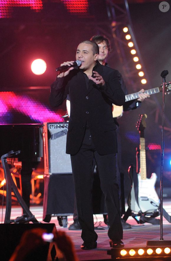 Mais sa relation avec son ex femme Anissa Raiah, mère d'Enzy, s'est dégradée. 

Le chanteur Faudel au concert de la tolérance 2009 organisé par M6 à Agadir, Maroc le 17 octobre 2009. Photo par Gouhier-Psaila/ABACAPRESS.COM