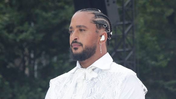 La silhouette de Slimane toujours plus affinée, les vidéos parlent d'elles-mêmes !