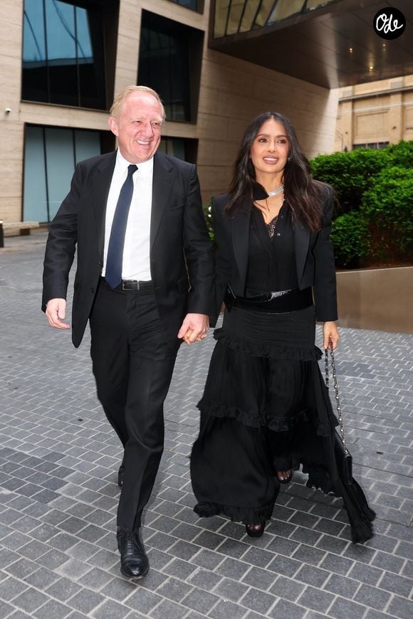 EXCLUSIF – Salma Hayek et son mari François-Henri Pinault profitent d'un dîner d'anniversaire en tête-à-tête à New York, après leur séjour à Cannes. © Backgrid USA / Bestimage