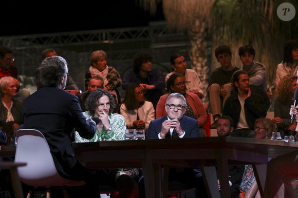 Exclusif - Paul de Saint Sernin, Christophe Dechavanne sur le plateau de l'émission "Quelle Epoque!" lors du 77ème Festival International du Film de Cannes le 18 mai 2024. © Jack Tribeca / Bestimage