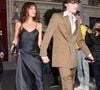 C'est en effet une mini Victoria Beckham que l'on a vu apparaître ce vendredi 7 mars à la sortie de l'hôtel La Réserve.
Cruz Beckham et sa compagne Jackie Apostel sortent de l'hôtel La Réserve Paris - Hotel and Spa pour se rendre au défilé de Victoria en marge de la Fashion Week de Paris (PFW), à Paris, France, le 7 mars 2025. © Cyril Moreau/Bestimage