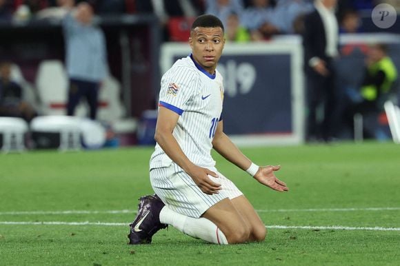 Il est placé à l’isolement pour éviter la contagion.

5 juin 2025 – UEFA Nations League 2024/25, demi-finale Espagne – France.
Kylian Mbappé, équipe de France, visage déçu et frustré.
© Joaquim Ferreira