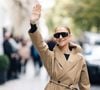 Elle a été accueillie par de nombreux fans devant son hôtel parisien, le "Royal Monceau".

Céline Dion acclamée par ses fans à son arrivée au palace Royal Monceau à Paris, le 28 août 2026, alors qu'elle prévoit de donner une série de 16 concerts en France, après plus de six années loin de la scène.

©  Tiziano Da Silva / Bestimage