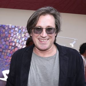 Thomas Dutronc lors de la remise du 4ème prix Gotlib en marge du festival du livre au Grand Palais à Paris le 18 avril 2026.

© Cédric Perrin / Bestimage