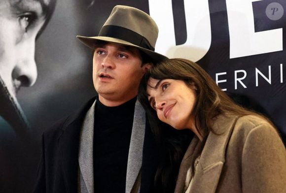 Alain-Fabien Delon et sa compagne Laura Bensadoun sont parents pour la première fois depuis le mois d'avril
Exclusif - Alain-Fabien Delon et sa compagne Laura Bensadoun au photocall de la soirée Ciné-concert symphonique "Alain Delon, le dernier Samouraï" au Palais des congrès à Paris le jour de son anniversaire.

© Jacovides / Moreau / Bestimage