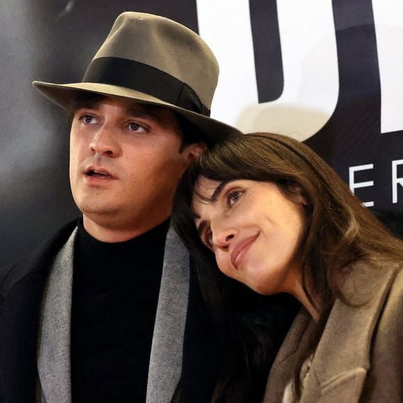 Alain-Fabien Delon et sa compagne Laura Bensadoun sont parents pour la première fois depuis le mois d'avril
Exclusif - Alain-Fabien Delon et sa compagne Laura Bensadoun au photocall de la soirée Ciné-concert symphonique "Alain Delon, le dernier Samouraï" au Palais des congrès à Paris le jour de son anniversaire.

© Jacovides / Moreau / Bestimage