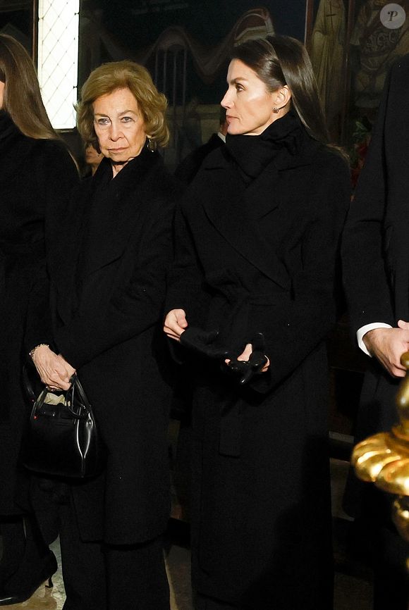 La reine Sofia, la reine Letizia d'Espagne - La famille royale d'Espagne assiste au service commémoratif de la princesse Irène de Grèce à la cathédrale orthodoxe grecque Saint-André-et-Saint-Démétrius, à Madrid, Espagne, le 17 janvier 2026. © Pool/Bestimage