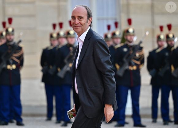 Visiblement tombé amoureux de la rue, Xavier Niel décide alors de réitérer quelque temps plus tard. En 2025, l'homme d'affaires rafle le 114 rue de Grenelle cette fois.

Xavier Niel, Pdg de Iliad au palais de l'Elysée pour un banquet d'état donné en l'honneur de la visite du président de la Mauritanie en France le 15 avril 2026.

© Christian Liewig / Bestimage