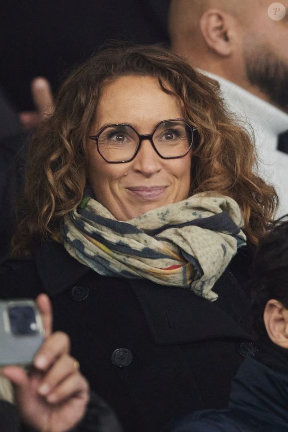 Des chiffres que Marie-Sophie Lacarrau, la titulaire au JT du midi, n'a jamais atteint depuis son arrivée en 2021. 

Marie-Sophie Lacarrau - Célébrités dans les tribunes du match de Ligue 1 McDonald's opposant le Paris Saint-Germain (PSG) à L’AS Monaco (4-1) au Parc des Princes à Paris le 7 février 2024. © Cyril Moreau/Bestimage