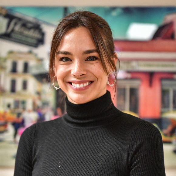 Médecin généraliste, mannequin et Miss France 2013, Marine Lorphelin pose pour une photo lors d'une visite de presse au Centre de ressources et de compétences de la mucoviscidose (CRCM) à l'hôpital Necker-Enfants malades - AP-HP à Paris, France, le 4 décembre 2023. Photo by Firas Abdullah/ABACAPRESS.COM  CARE I CARE Cabinet médical Hopital Clinique Hopitaux Hospital Sante France Frankreich Ile-de-France Paris 